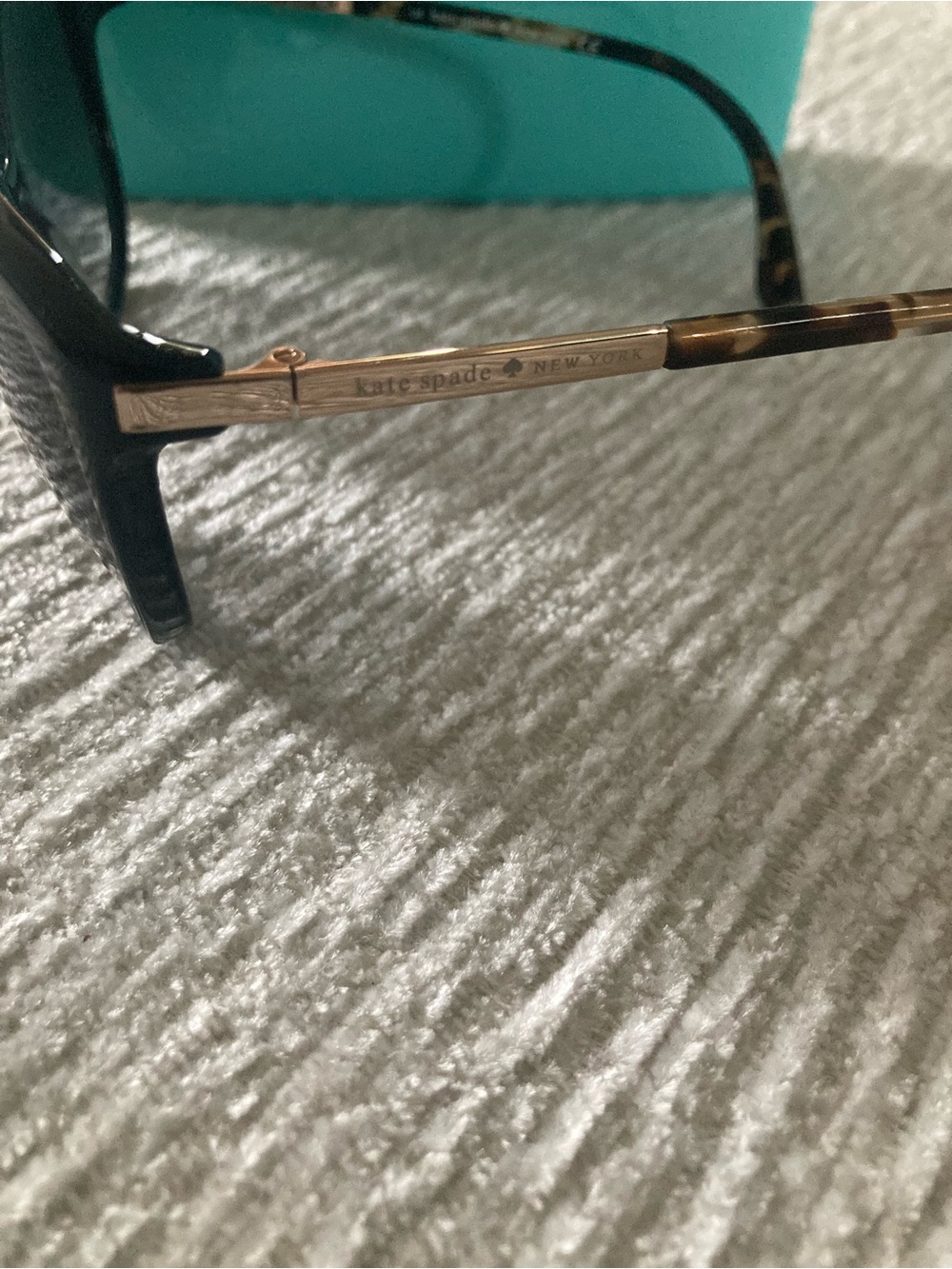 kate spade Black Cat-Eye Sunglasses with Green Case - Picture 4 of 7